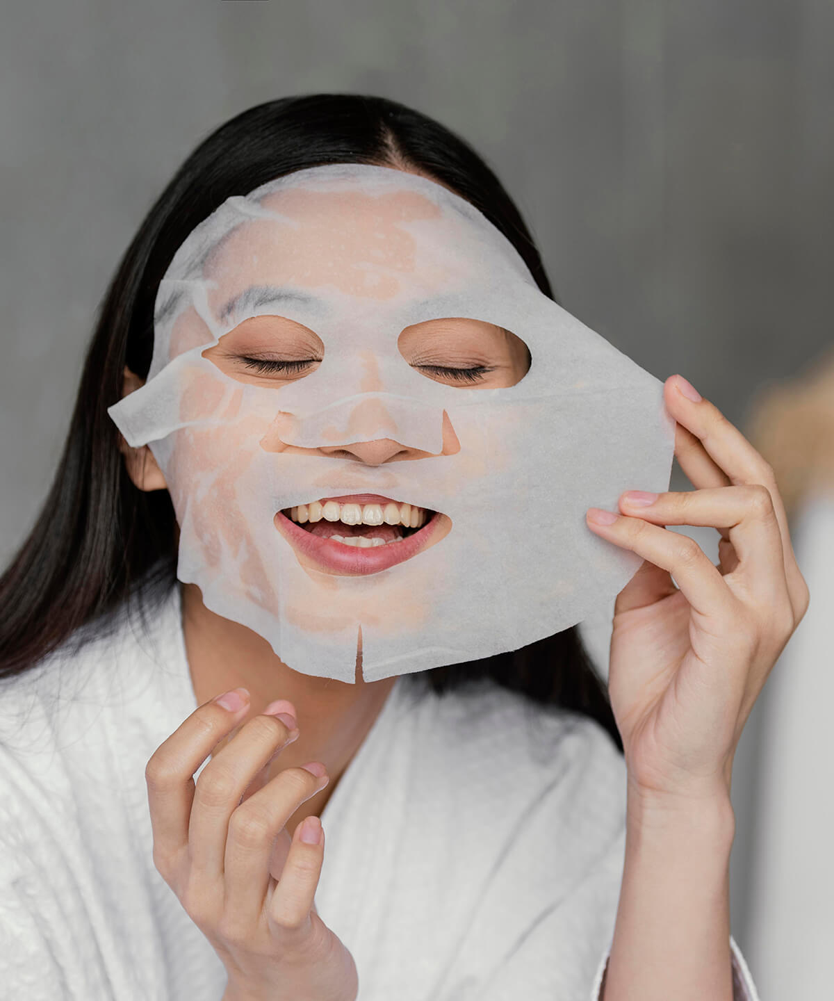 asian-woman-using-sheet-mask